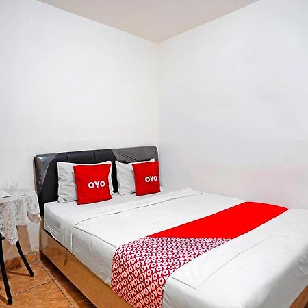 Oyo 91390 Kost Grand Royal Elite Hotel Surabaya Buitenkant foto