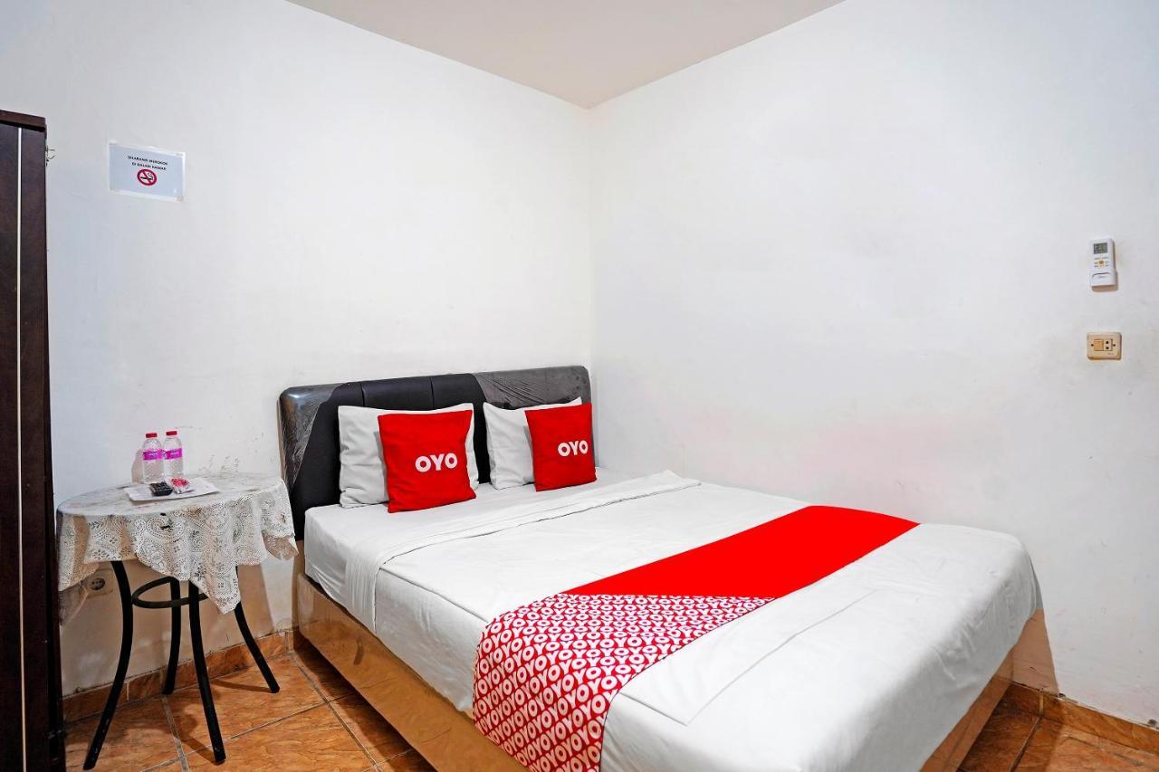 Oyo 91390 Kost Grand Royal Elite Hotel Surabaya Buitenkant foto