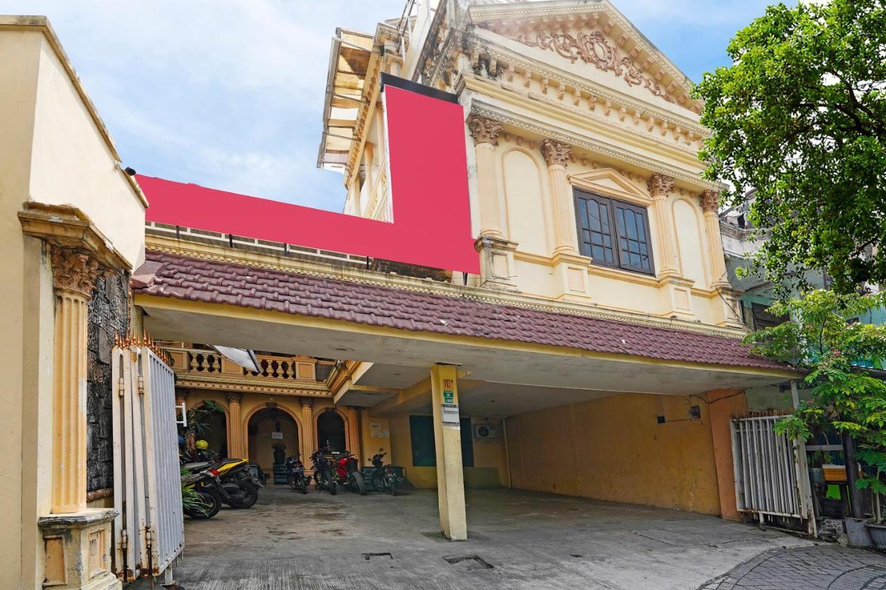 Oyo 91390 Kost Grand Royal Elite Hotel Surabaya Buitenkant foto