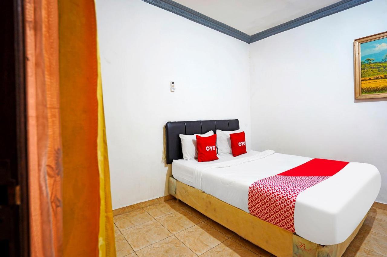 Oyo 91390 Kost Grand Royal Elite Hotel Surabaya Buitenkant foto