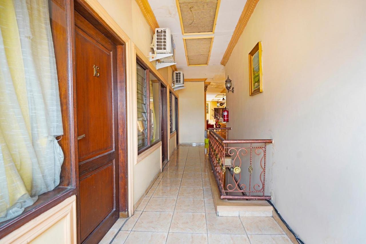 Oyo 91390 Kost Grand Royal Elite Hotel Surabaya Buitenkant foto