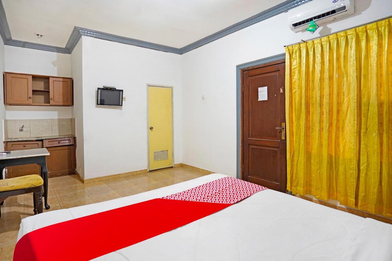 Oyo 91390 Kost Grand Royal Elite Hotel Surabaya Buitenkant foto